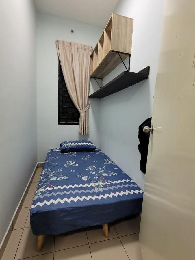 Homestay D'Univ 360 Place Сери-Кембанган Экстерьер фото