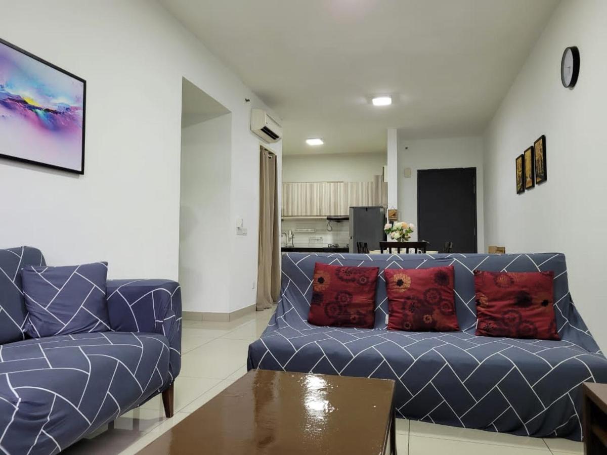 Homestay D'Univ 360 Place Сери-Кембанган Экстерьер фото